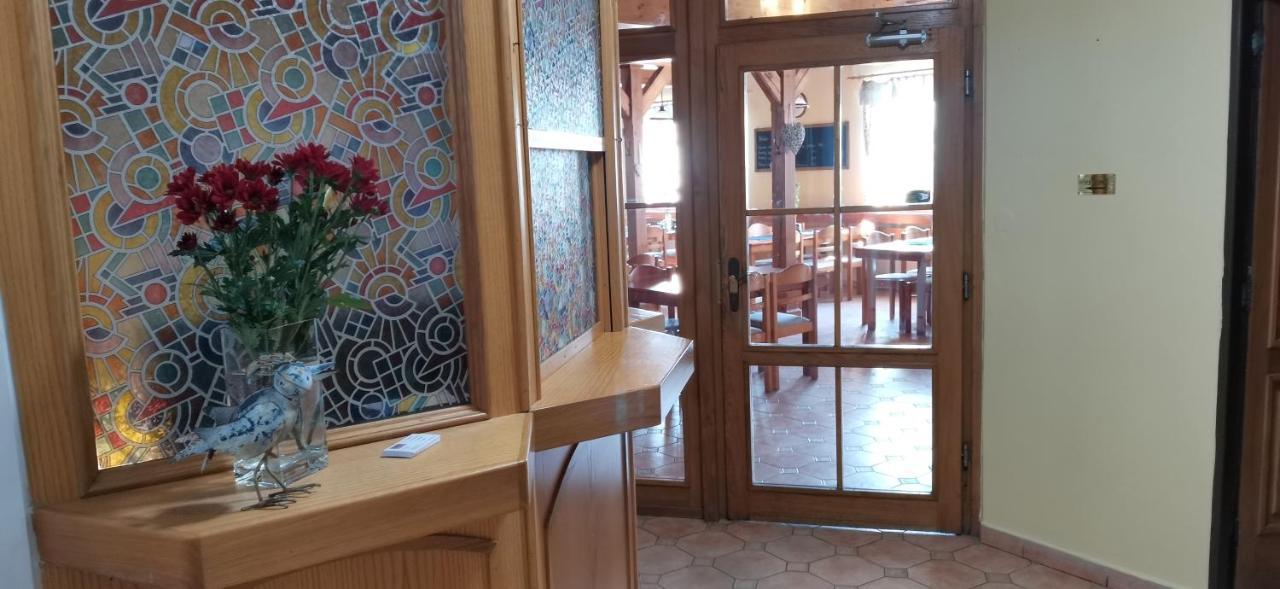 Hotel Zlaty Potok Nicov  エクステリア 写真