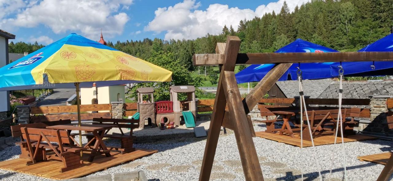 Hotel Zlaty Potok Nicov  エクステリア 写真