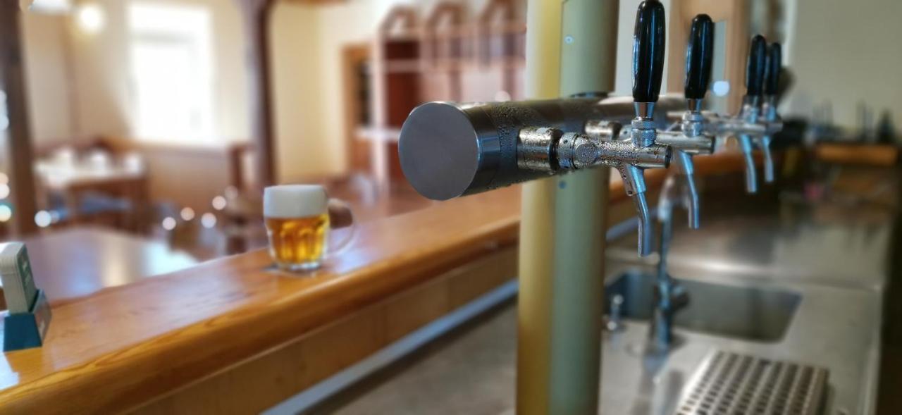Hotel Zlaty Potok Nicov  エクステリア 写真