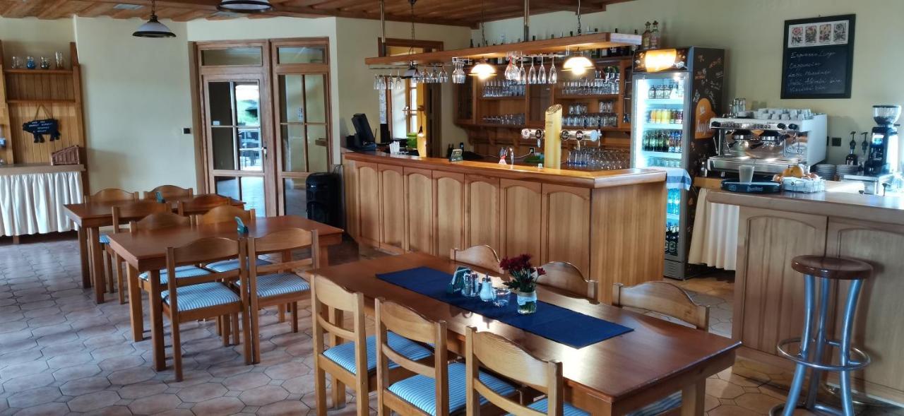 Hotel Zlaty Potok Nicov  エクステリア 写真