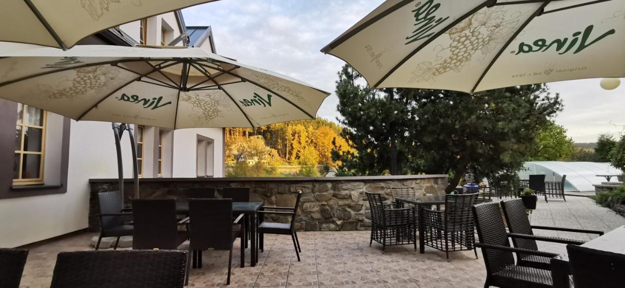 Hotel Zlaty Potok Nicov  エクステリア 写真