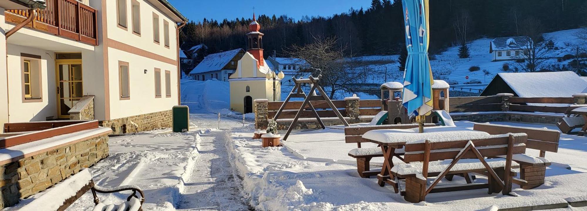 Hotel Zlaty Potok Nicov  エクステリア 写真