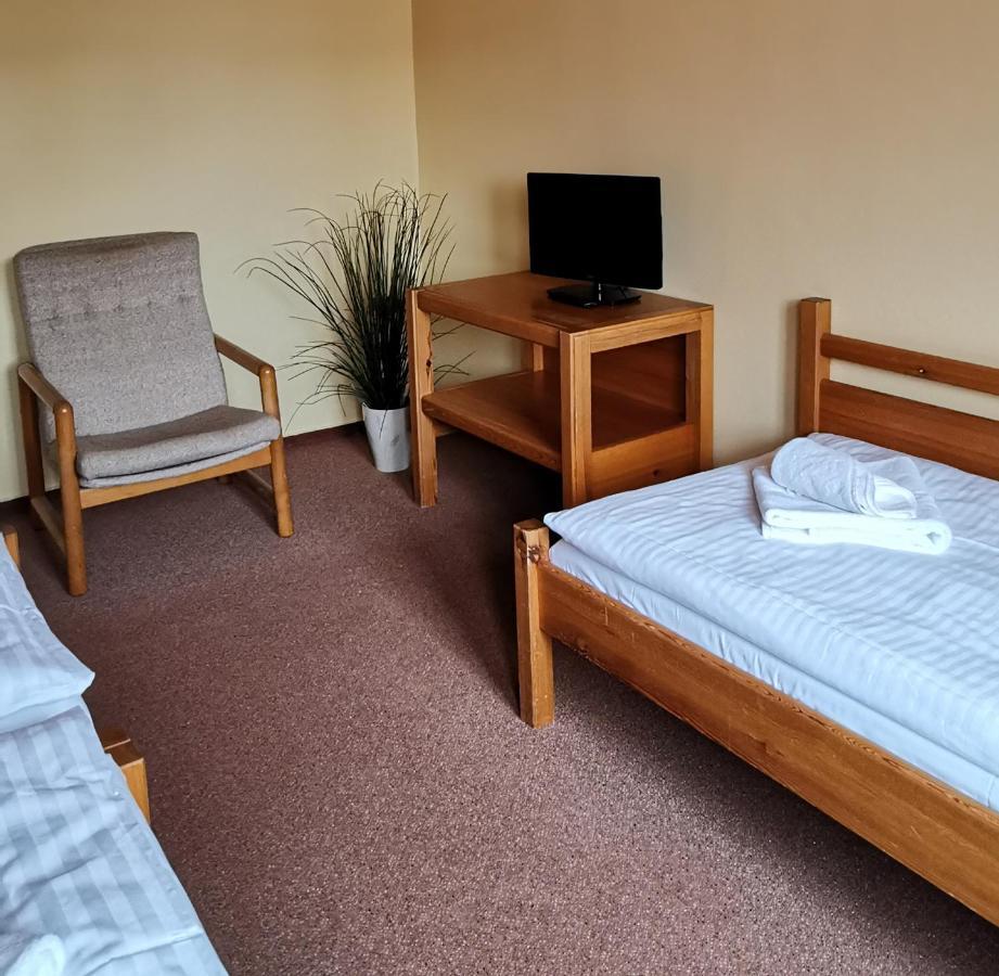 Hotel Zlaty Potok Nicov  エクステリア 写真
